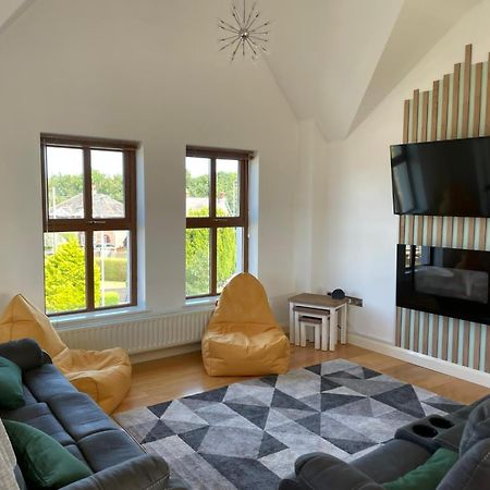 Orchard Oasis, Luxury Penthouse Getaway Apartment Coleraine Exterior photo
